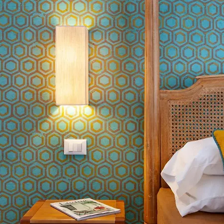 Gorgeous In The Center: Sorrento!